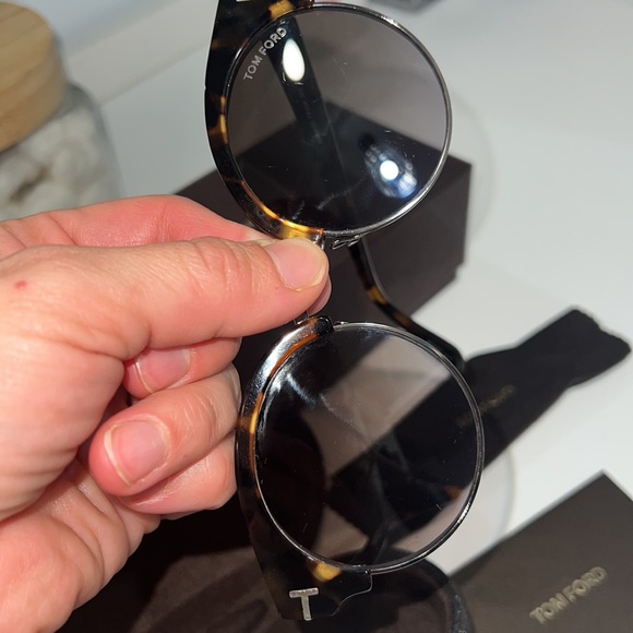 Tom Ford Alissa Sunglasses - Picture 4 of 9
